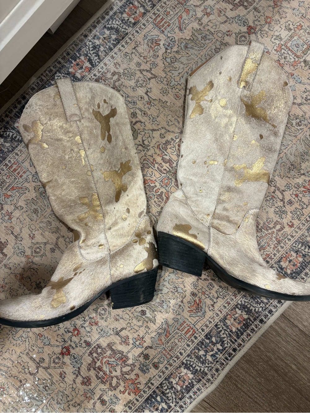 Dingo Cowhide Metallic Gold with white hair Western Boots